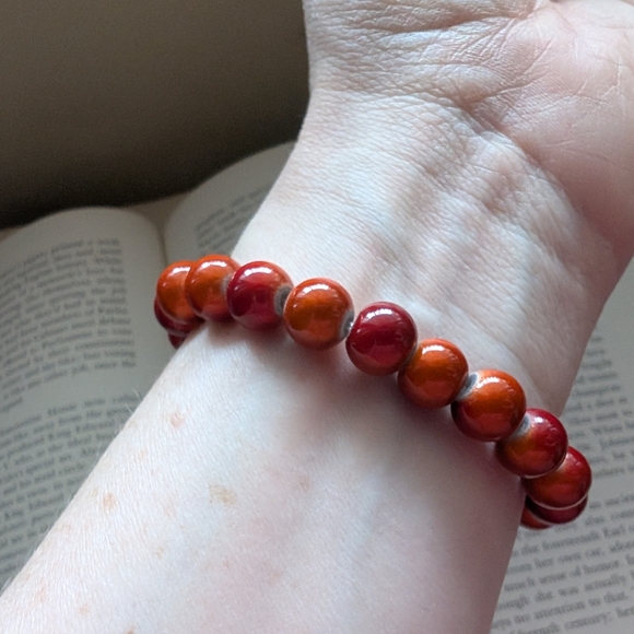 Red and Orange Beaded Bracelet - Picture 5 of 7